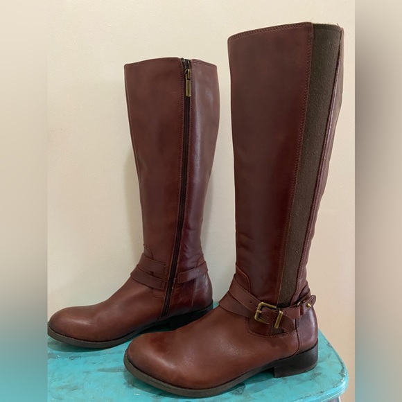 Clarks Shoes - Clarks  boots Size 9